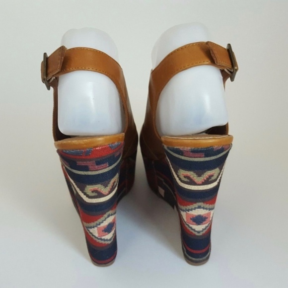 Steve Madden Elissa Wedge Aztec Tribal Print 7.5 - Picture 4 of 8